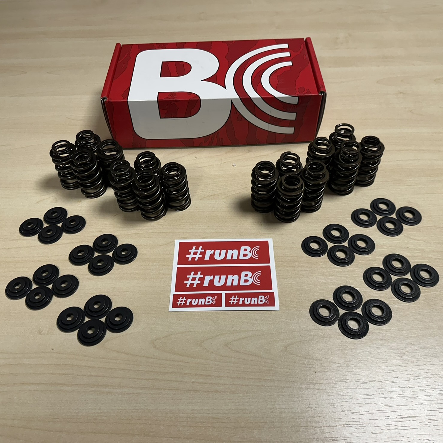 BRIAN CROWER 16 x Dual Valve Springs, Seats & Steel Retainers, Honda K 20 A, K 20 Z and K 24 Engines, HIGH LIFT