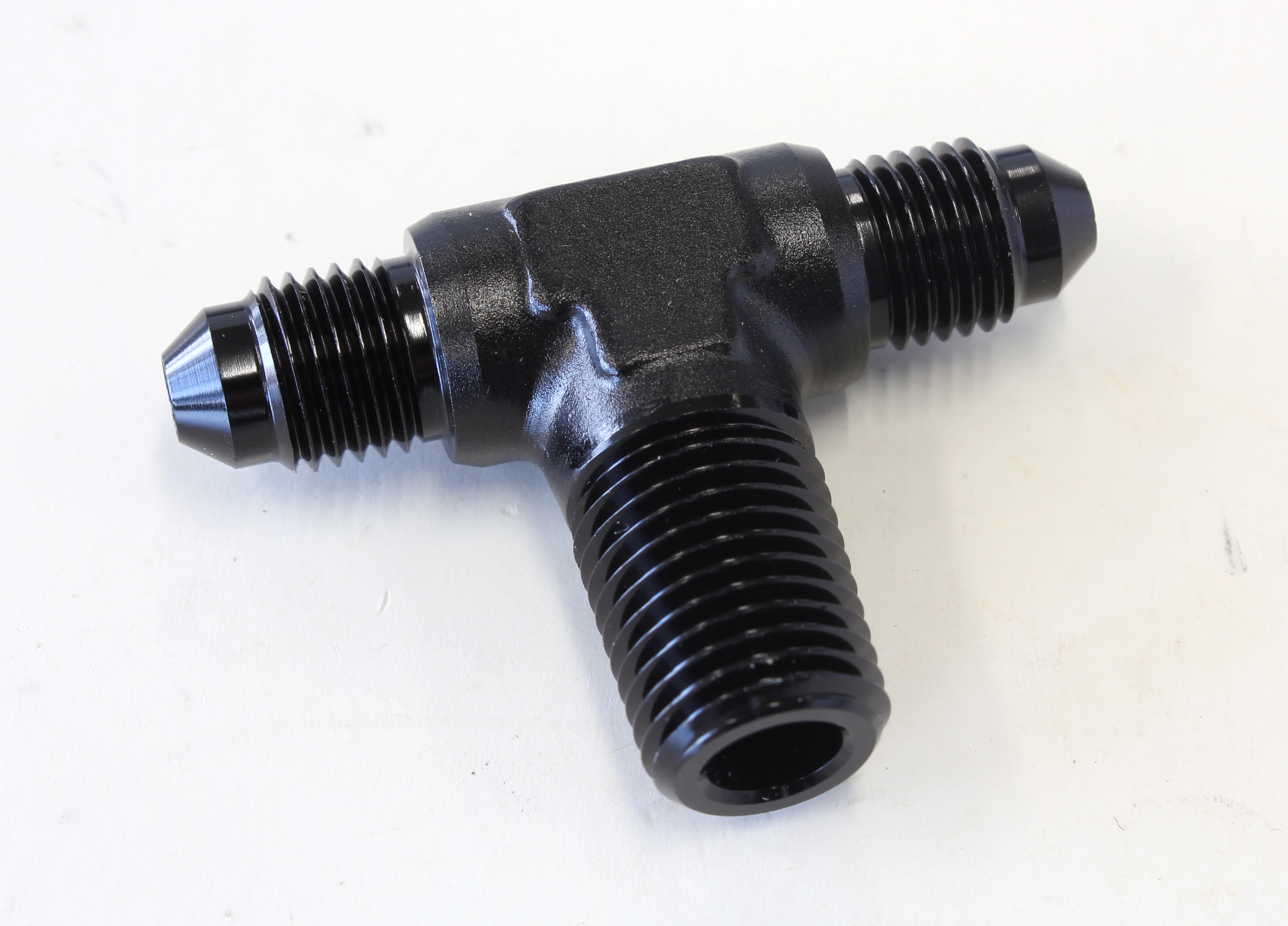 AEROFLOW TEE -4AN WITH 1/4" NPT ON SIDEBLACK AN TEE WITH NPT ON SIDE