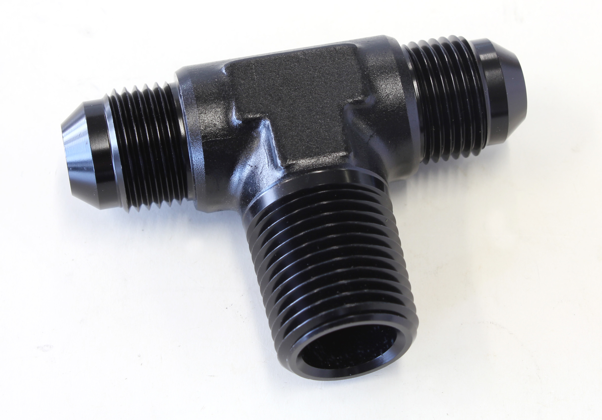AEROFLOW TEE -8AN WITH 1/2" NPT ON SIDEBLACK AN TEE WITH NPT ON SIDE